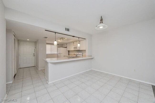 Building Photo - 2350 Naples Trace Cir