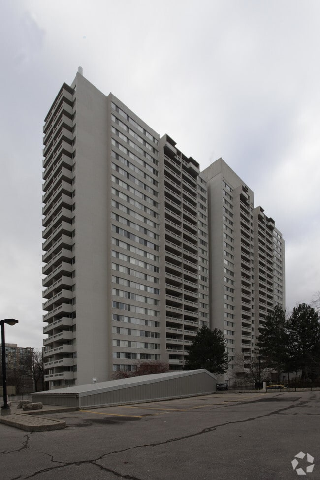 Building Photo - Mississauga Place