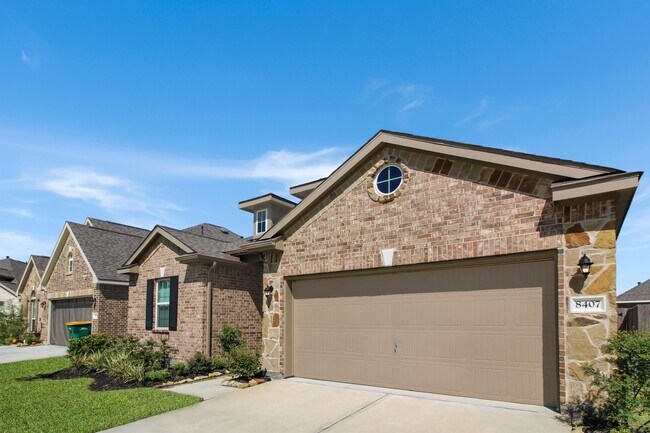 Foto del edificio - 8407 Pecan Crest Dr