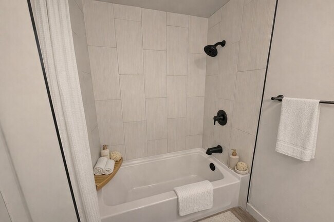 Foto del edificio - 586 Tiffany Town Dr