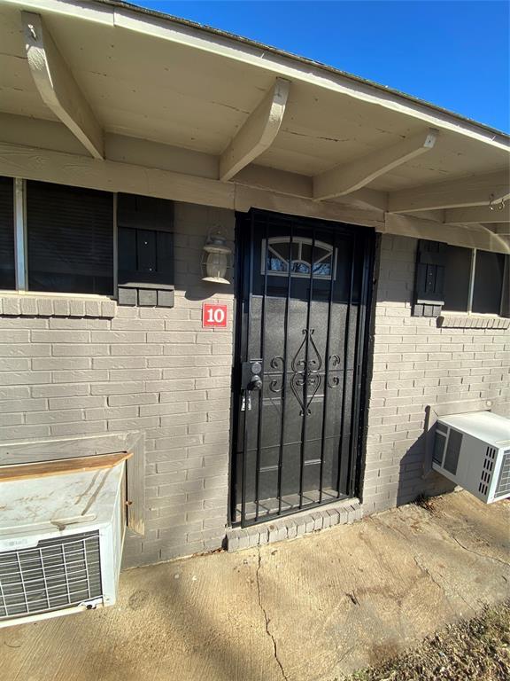 Building Photo - 1705 Chris Craft Dr