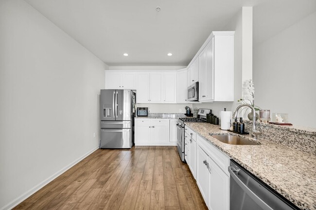 Building Photo - 81 Sequoia Dr