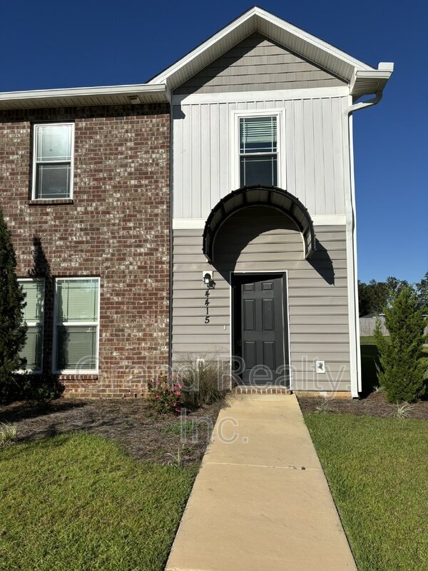 Foto principal - 4415 Village Oak Ln