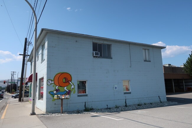 Building Photo - 1110 N Miller St