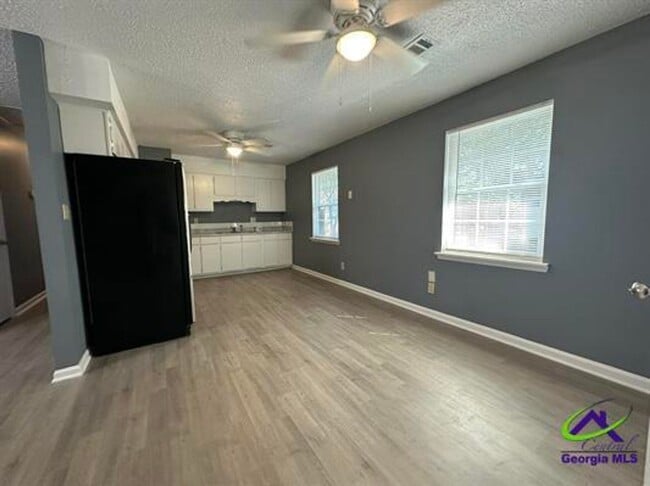 Building Photo - 503 Coventry Ct