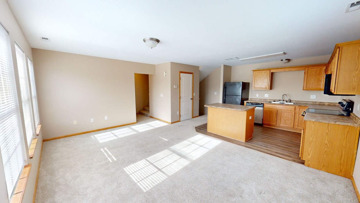 Foto principal - $400 Signing Bonus! 2 Bedroom Ankeny Townh...