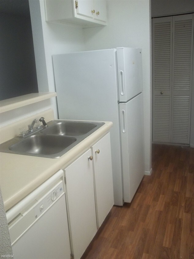Foto principal - 4726 Narrow Lane Rd