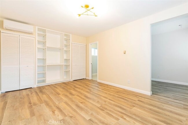 Building Photo - 6250 Vineland Ave