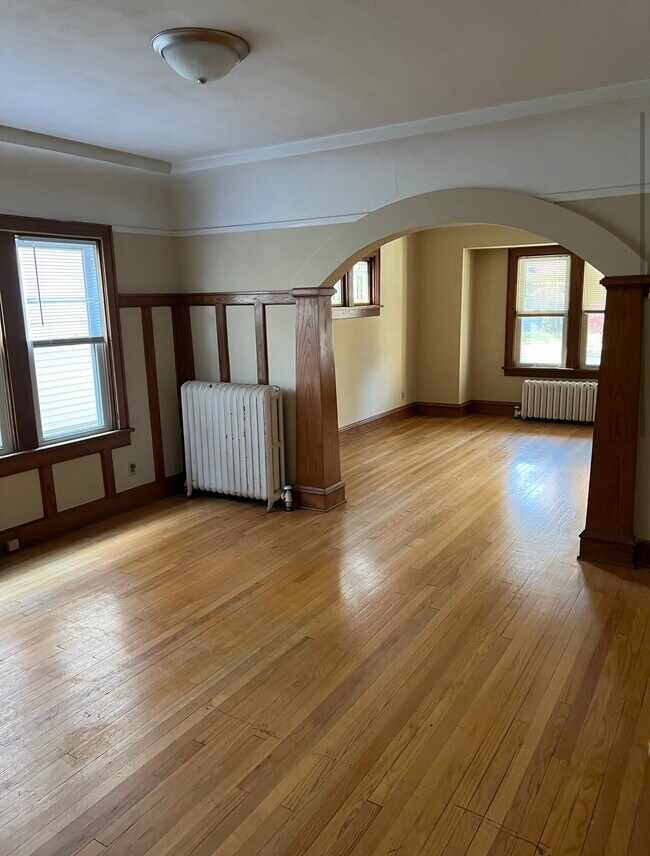 Foto del edificio - 3338 N Oakland Ave