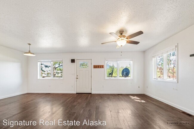 Building Photo - 3 br, 1 bath House - 1532 S Chugach Street