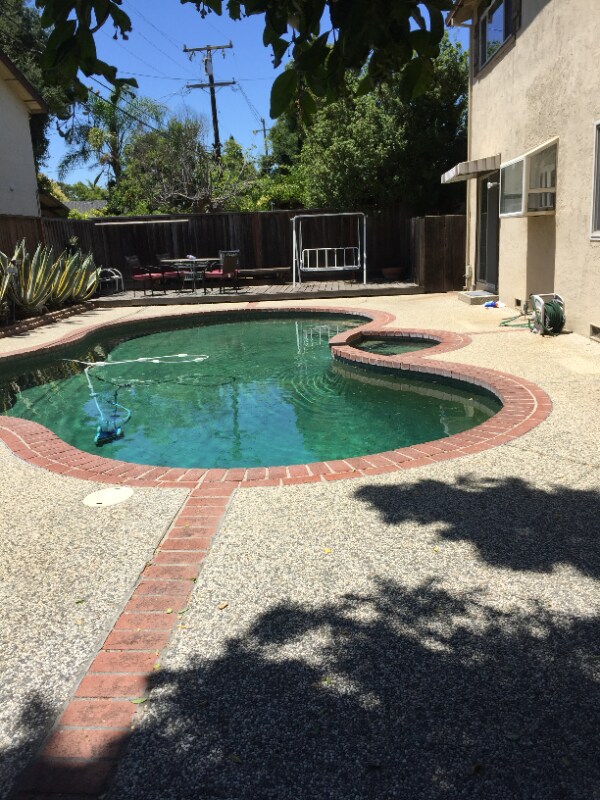 Building Photo - 820 Iris Ave