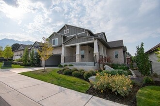 Building Photo - 2034 Pepper View Cir