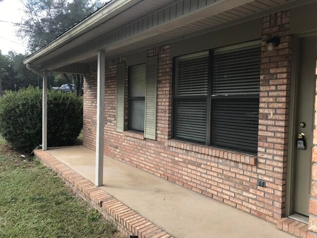 Building Photo - 4998 Okaloosa Ln