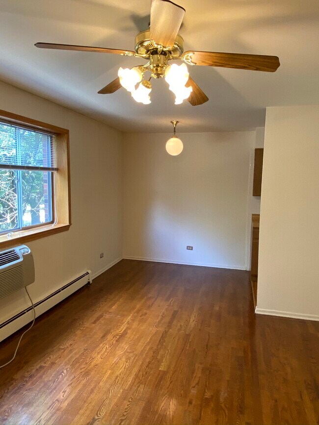 531 W. Deming 531 W Deming Pl Chicago, IL