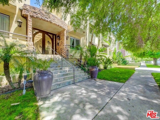 Foto del edificio - 4128 Whitsett Ave