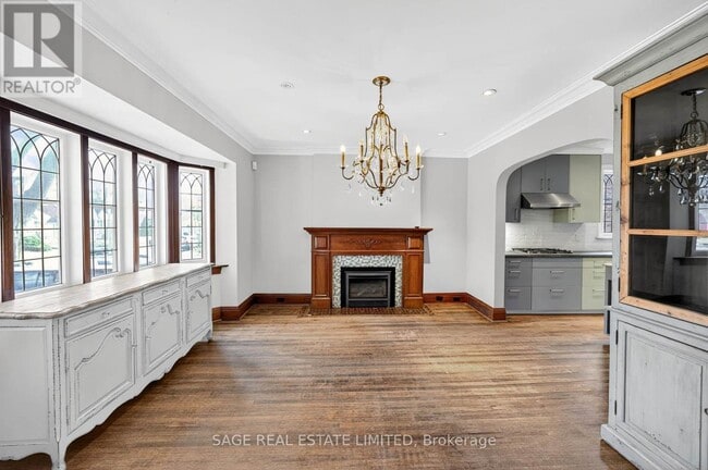 Building Photo - 12 Fairleigh Crescent