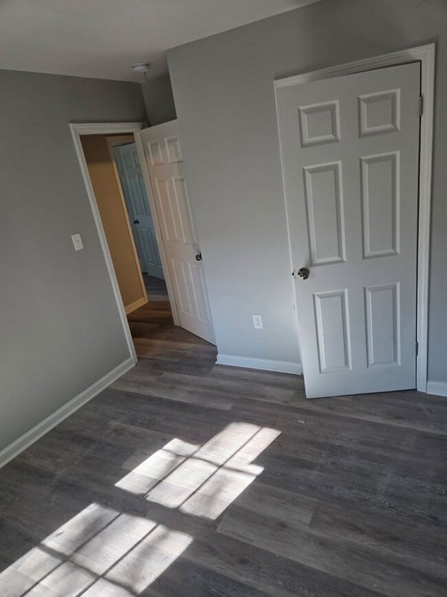 Building Photo - MOVE-IN SPECIAL 1/2 OFF 1ST MONTH"S RENT