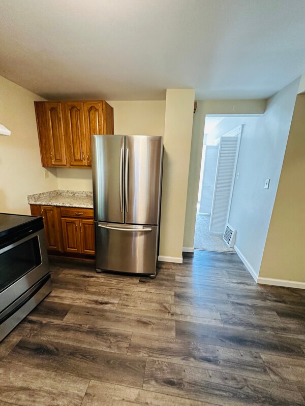 Foto del edificio - 121 Lincoln Ct