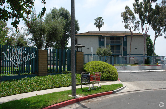 Foto del edificio - Huntington Villa Yorba Apartments