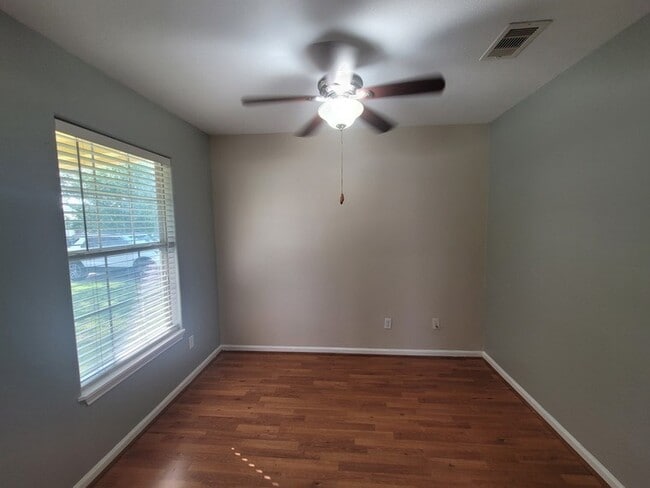Building Photo - 1523 Campbell Ln