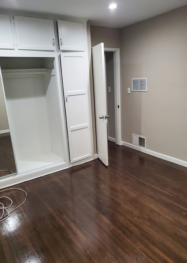 Foto del edificio - 8616 Holloway Dr