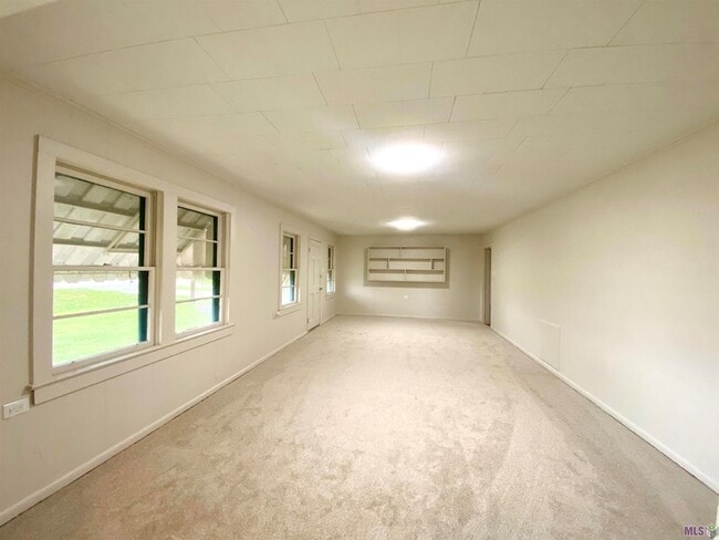 Building Photo - 134 LA-1005