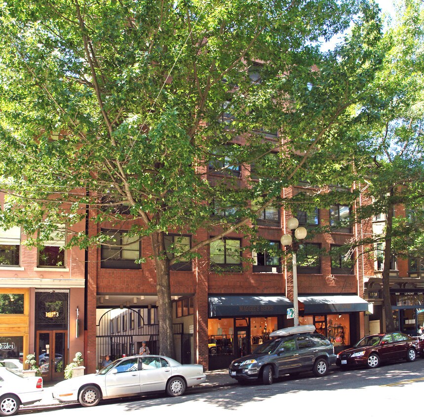 Foto del edificio - Livingston Baker Apartments