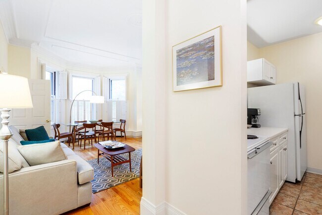 Building Photo - 396 Commonwealth Ave #3C Boston MA 02215