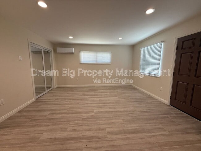 Building Photo - 3556 Harrison St