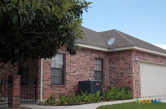 Foto del edificio - 677 Sagewood Pkwy