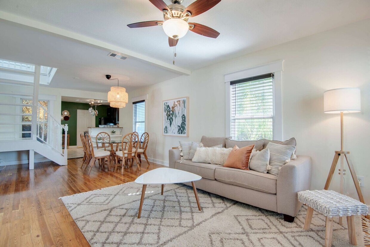 Foto principal - 108 E Flora St
