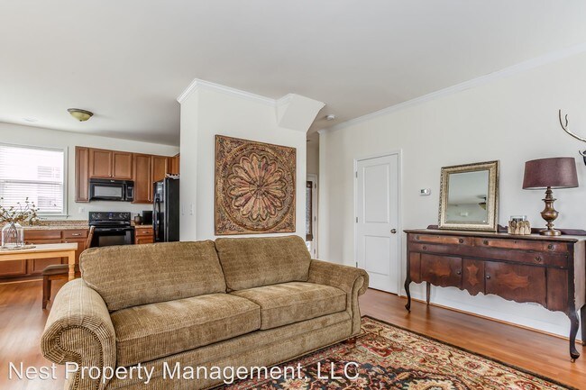 Building Photo - 2 br, 2.5 bath House - 5555 Summerdean Rd