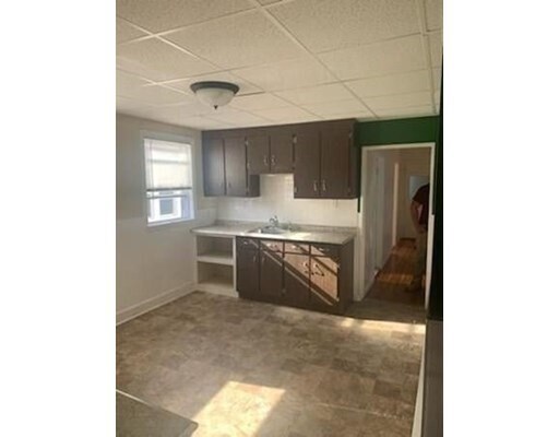 Building Photo - 118 Bellingham St
