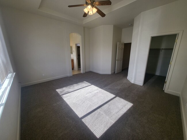 Building Photo - 3513 Long Dr