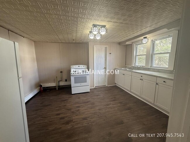 Building Photo - 468 Union St