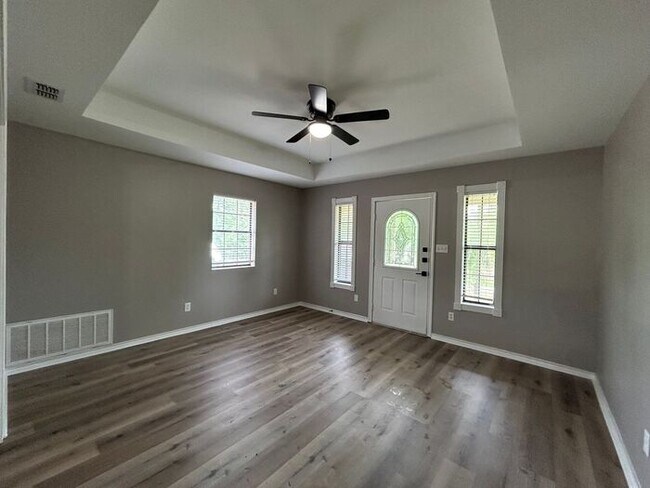 Foto del edificio - Lakeside Dream Home: Fully Remodeled 4BD/2BA Near Loop 323