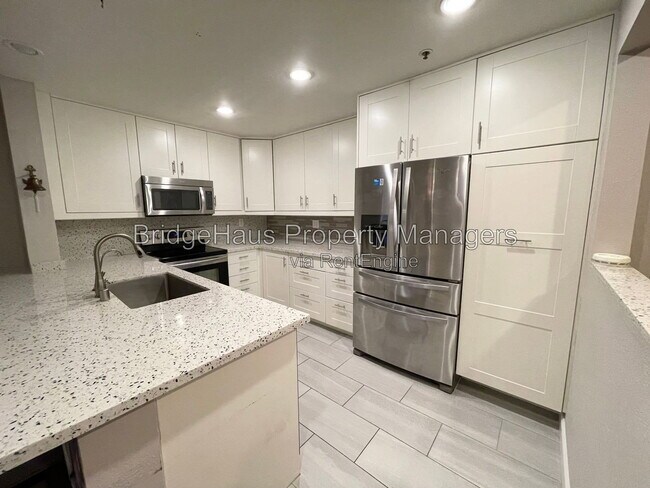Foto del edificio - 5765 Friars Rd