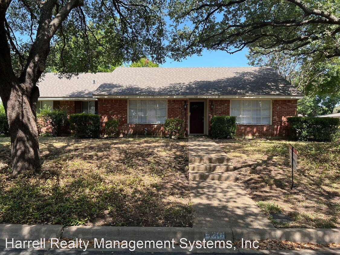 5301 Lake Lindenwood Dr, Waco, TX 76710 House Rental in Waco, TX