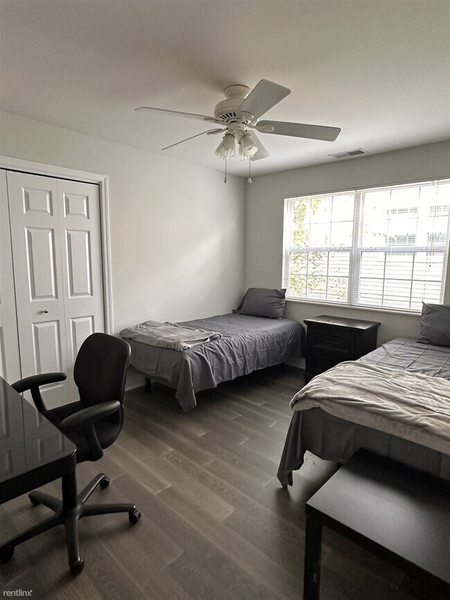 Building Photo - 3 br, 2 bath Townhome - 2939 Freedom Circle