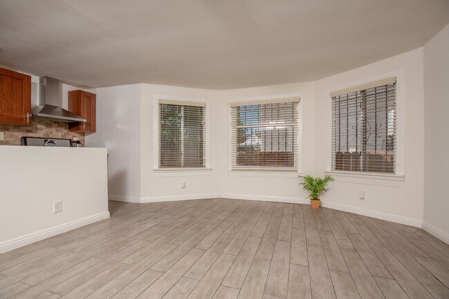 Foto del interior - **Charming 3-Bedroom Unit in Prime Los Angeles Location – 3963 Halldale Avenue**