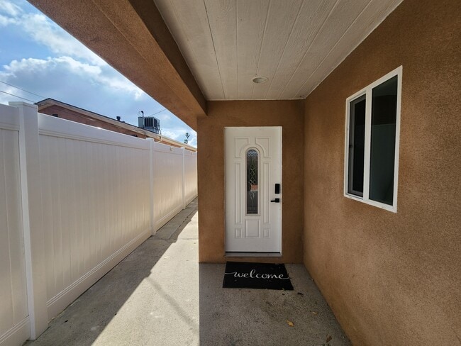 Building Photo - 14237 Emelita St