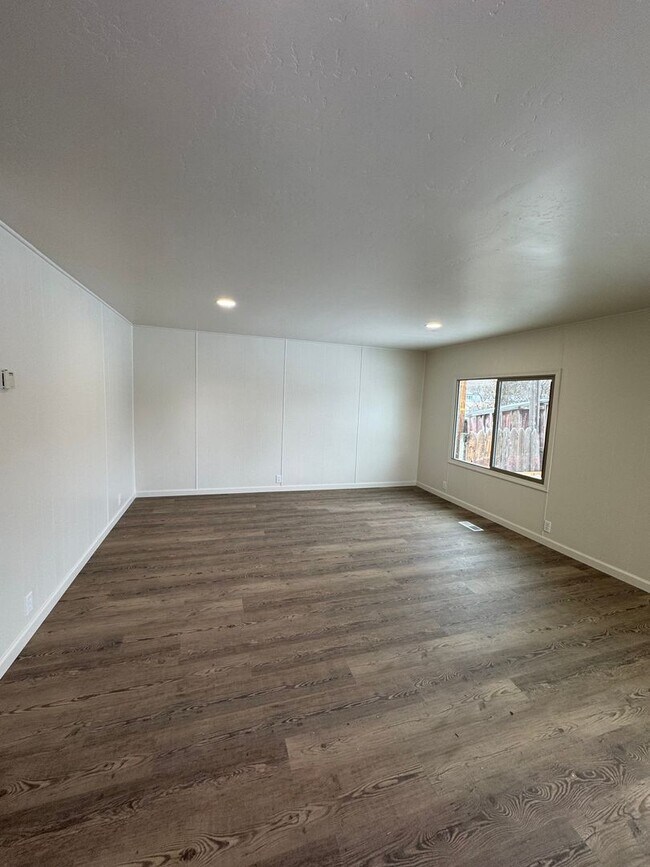 Foto del edificio - 1543 Dayton St