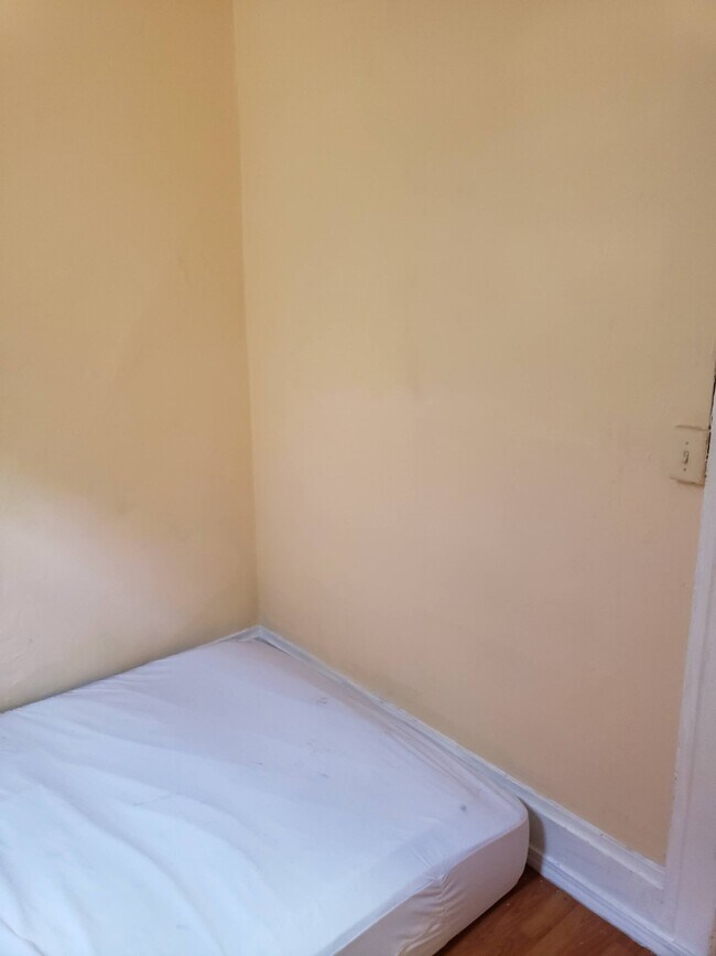Room Example - 152 6th St