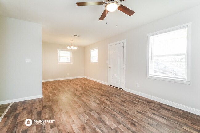 Building Photo - 940 Nassau Ave SW