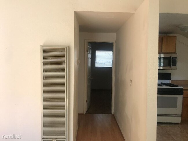 Building Photo - 2 br, 1 bath House - 2913 1/2 Harriet