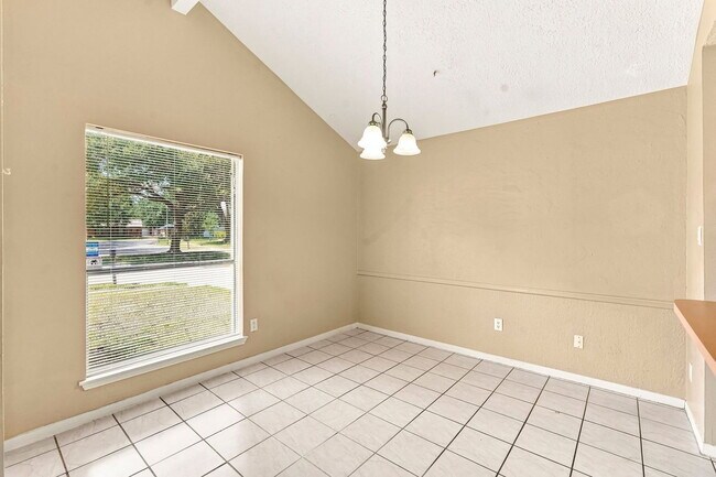 Foto del edificio - 703 Conestoga Cir