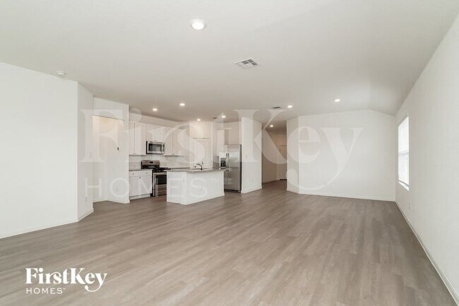 Foto del edificio - 13003 Rosemary Cove