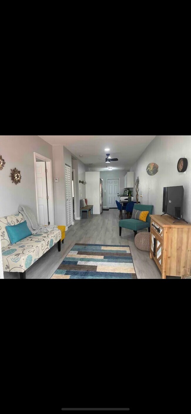 Foto del edificio - 2820 SW 1st St