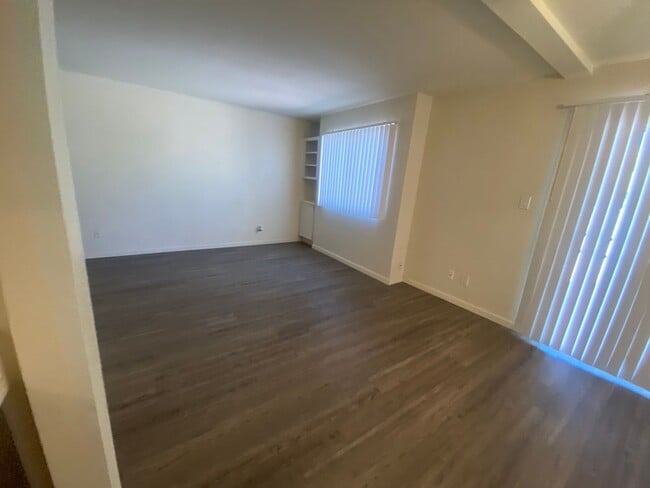 Building Photo - Scottsdale Studio Apartment