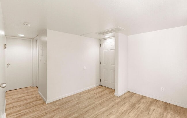 Building Photo - 2555 Clear Acre Ln